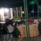 Foto : Direktur PDAM Mual Natio Taput, Lamtagon Manalu bersama sejumlah pegawai sedang duduk santai di Pia Hotel Pandan, Kabupaten Tapanuli Tengah.