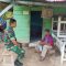 Foto : Sertu Jono Sihotang, Babinsa Koramil 03/Pandan saat melakukan ajangsana kepada salah satu warga di wilayah binaannya di Kelurahan Pandan, Kecamatan Pandan, Kabupaten Tapanuli Tengah, Senin (19/6/23).