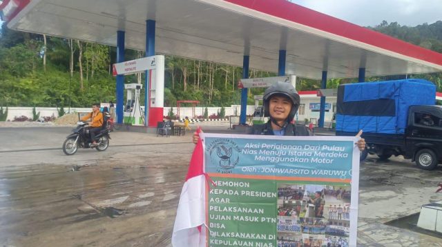 Foto : Joniwarsito Waruwu seorang aktivis yang nekat temui Presiden memuntuk ketidak adilan Pendidikan di Pulau Nias