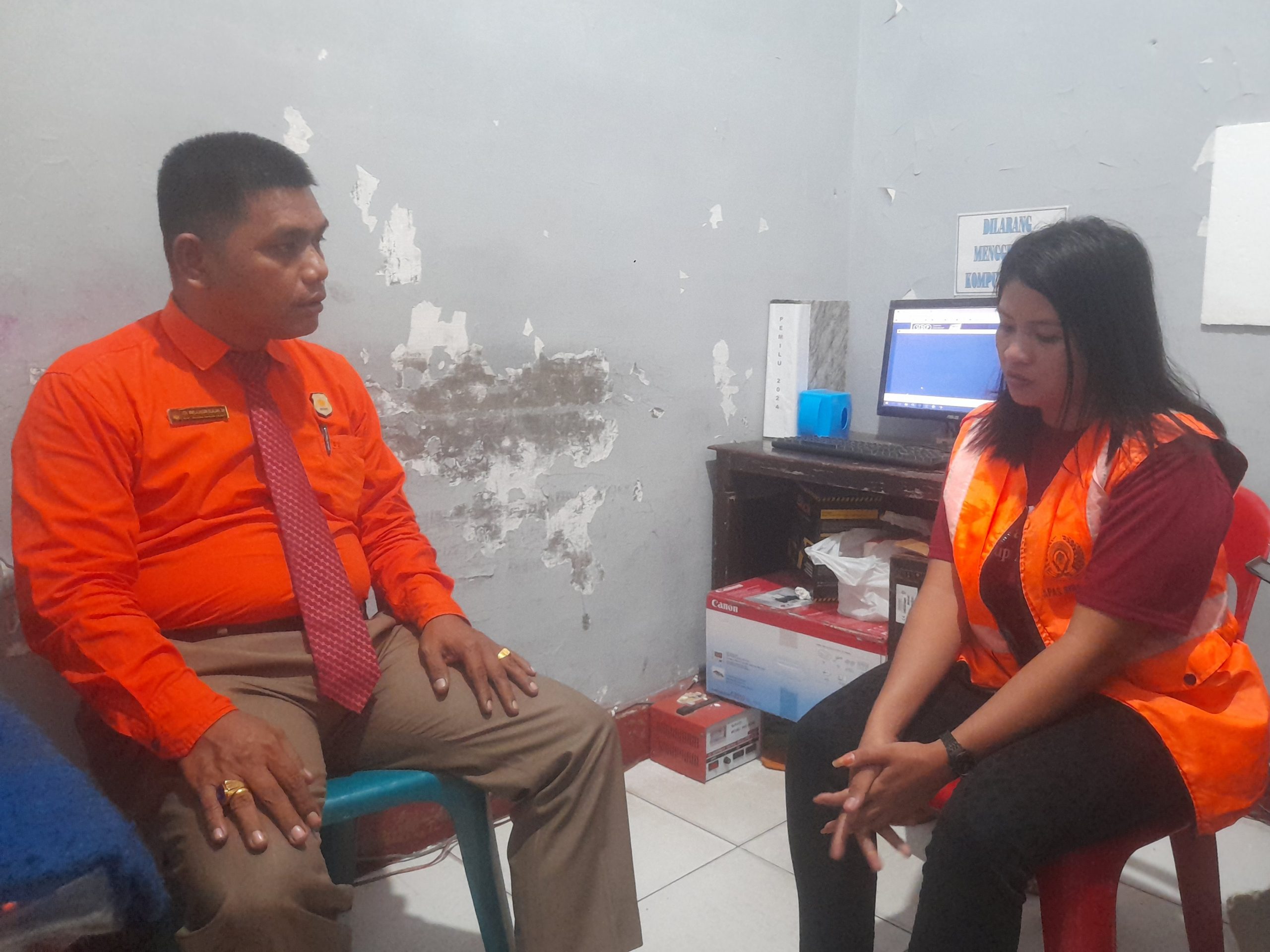 Foto : Parlaungan Silalahi, SH saat menemui AST di Lapas Klas II A Sibolga