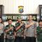 Foto : Kapolres Tapteng, AKBP Basa Emden Banjarnahor didampingi Kasat Binmas Polres Tapteng, Iptu Dela Antomi foto bersama dengan Ketua HMI Sibolga - Tapanuli Tengah Anggiat Marito, Aldi Rahman Panggabean ( Ketua Bidang KPP) dan Ofdyan Sadi Tanjung (Anggota HMI)