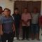 Foto : Sejumlah warga protes pernyataan Razaliardi Manik terkait pembentukan Panitia Pemilihan Keuchik yang dinilai cacat hukum.