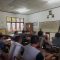 Foto : Babinsa Koramil 03/Pandan, Pelda RH Tambunan saat menyamilan arahannya dalam pembentukan kepengurusan klub sepak bola Kelurahan Hutanabolan