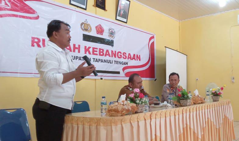 Foto : Kasat Intelkam Polres Tapteng, AKP Jonel Situmorang saat mengabarkan pengertian Rumah Kebangsaan dalam menjaga netralitas ASN pada Pemilu 2024 mendatang.