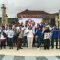 Foto : Tim Relawan Pelita Prabu Tapteng foto bersama usai melaksanakan kegiatan Flashmob Gemoy dan pembagian susu gratis kepada masyarakat di Alun-alun Kota Pandan pada Senin (11/12/23).