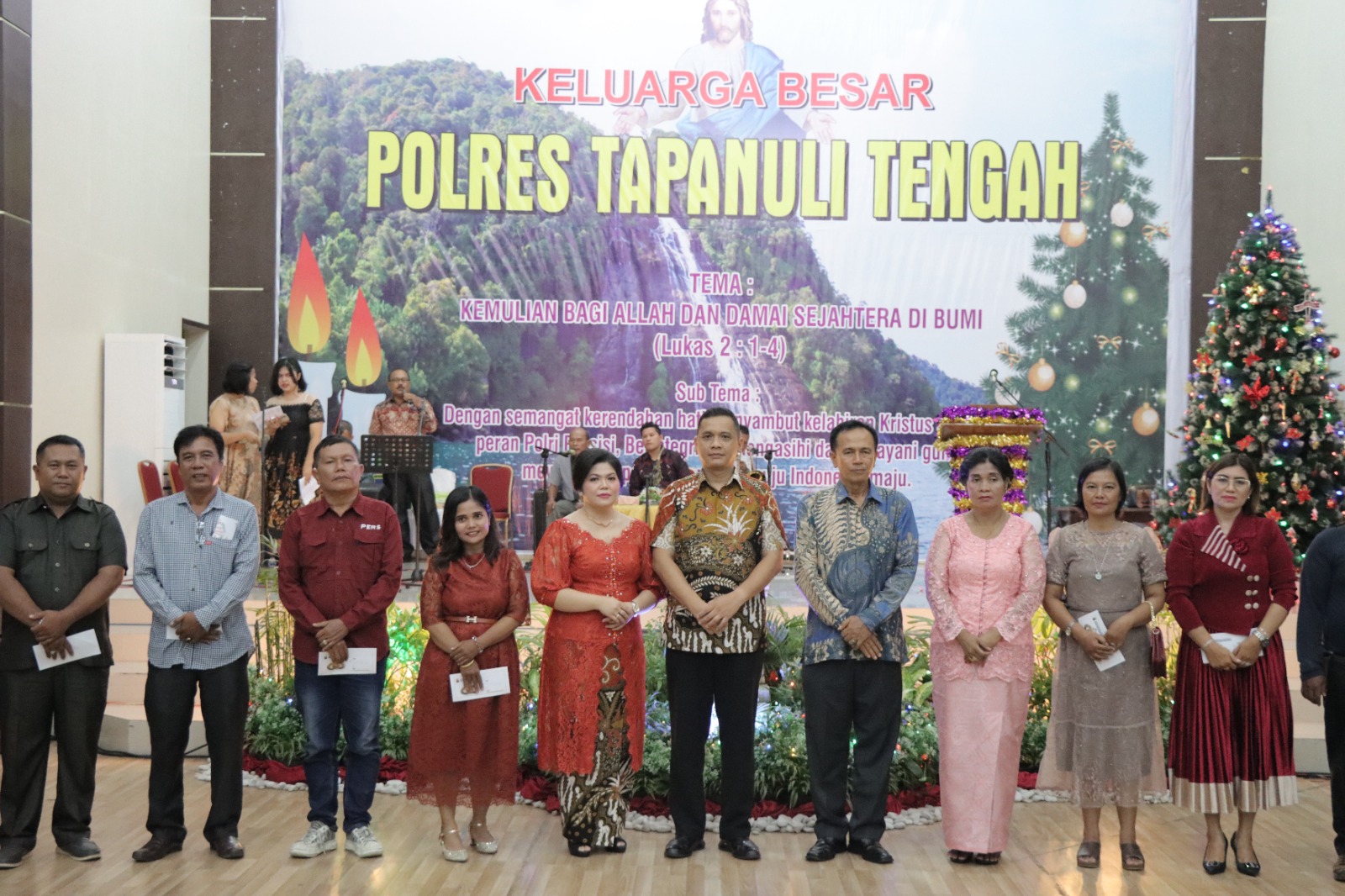 Perayaan Natal Keluarga Besar Polres Tapteng Penuh Hikmat dan Sukaria