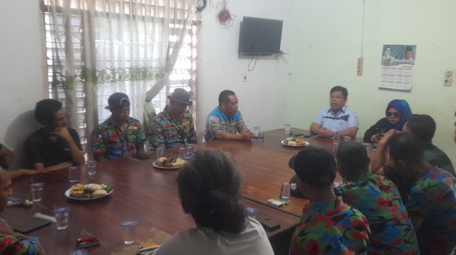 Foto ; Ketua F.SPTI-KSPSI kabupaten Tapanuli Tengah, Abdul Rahman Sibuea memimpin rapat Kordinasi dan Konsolidasi anggota dan pengurus