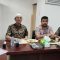 Foto : Kepala BPKPAD Kabupaten Tapanuli Tengah (Tapteng),Basyri Nasution saat melakukan Konfrensi pers di Aula Badan Pengelolaan Keuangan dan Aset Daerah (BPKPAD) Tapteng pada Kamis (28/12/2023),