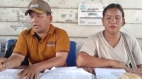 Foto : Kepala Desa Gunung Marijo, Tulus Usaha Saroha Hutagalung (kiri) dan Bendahara, Herlina Panggabean (Kanan) saat memyampaikan Klarifikasi terkait dugaan penipuan Dana BLT warga