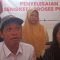 Foto : Ketua Bawaslu Kabupaten Tapanuli Tengah, Sinta Sari Dewi Napitupulu didampingi Kordiv Penanganan Pelanggaran dan Sengketa Pemilu Bawaslu Tapteng, Rommi Pasaribu saat dikonfirmasi wartawan terkait pemeriksaan sejumlah saksi dugaan pelanggaran Netralitas Mantan Sekdakab Tapteng, Herman Suwito yang viral di media sosial