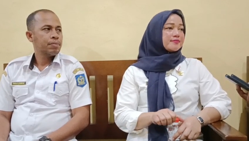 Foto : Camat Sibolga Kota, Deliana marito Sidabutar,SE