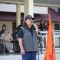 Foto : Ketua Bawaslu Kabupaten Tapanuli Tengah, Sinta Dewi Napitupulu saat memberikan pengarahan saat melaksanakan Apel siaga pengawasan masa tenang pemungutan, penghitungan dan rekapitulasi perolehan suara pemilu serentak tahun 2024 di Lapangan Bola kaki Pandan, Minggu (11/2/24).