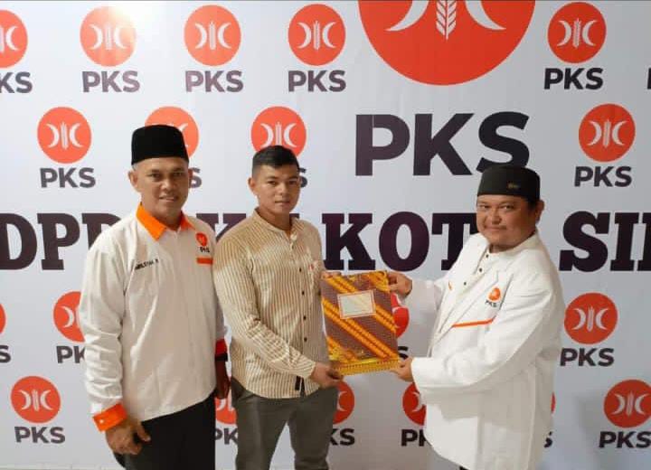 Maju Sebagi Bacalon Walikota, Drs. H. Ahmad Sulhan Sitompul Daftar ke PKS Sibolga