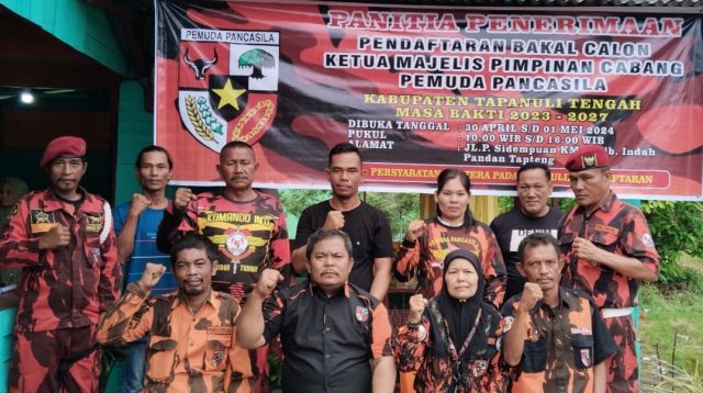 Foto : Panitia Pendaftaran Bakal Calon Ketua MPC Pemuda Pancasila Kabupaten Tapanuli Tengah (Foto Jerry).