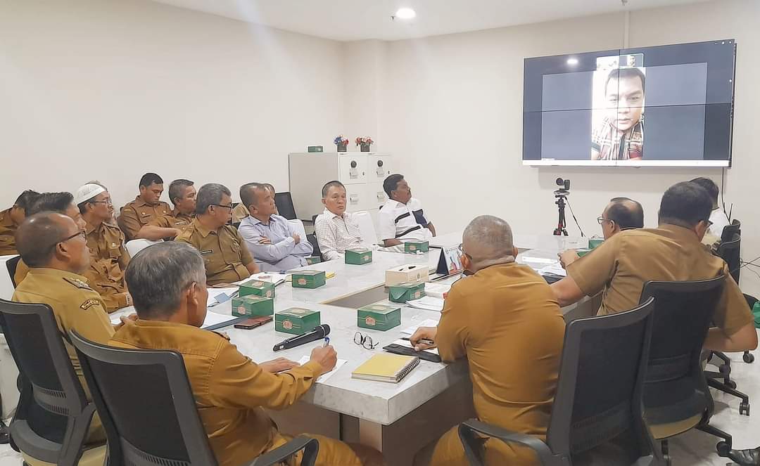 Foto : Ketua DPRD Kabupaten Tapteng, Khairul Kiedy Pasaribu saat menyampaikan tanggapannya melalui zoom meeting