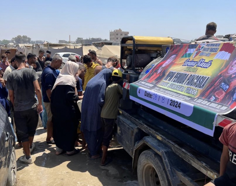 Foto : Mobil tangki air bersih bantuan dari MPE PP Sumut yang tiba di Palestina (istimewa).