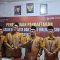 Foto: Ketua KPU Kota Sibolga, Afwan Nasution didampingi Anggota KPU Sibolga dan anggota Bawaslu Sibolga melakukan konferensi pers di Rumah Pintar Pemilu di Jalan S Parman, Kota Sibolga.