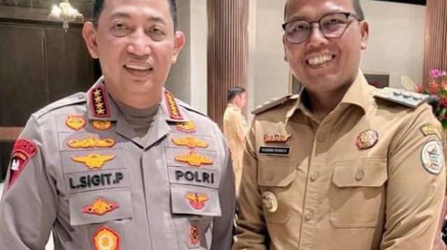 Foto : Pj Bupati Tapanuli Tengah, Dr. Sugeng Riyanta SH., MH., bersama Kapolri, Jenderal Pol. Listyo Sigit Prabowo.