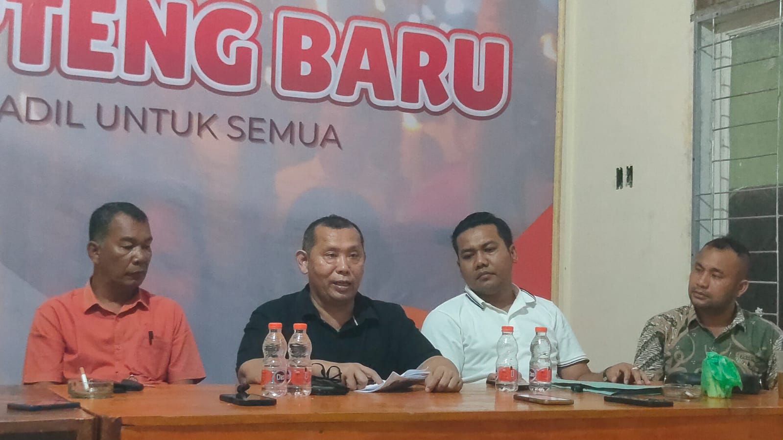 Foto : dari kiri ke kanan yakni Tao Sianipar, Timbul Panggabean, Joko Pranata Situmeang, dan Famoni Gulo.