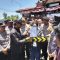 Foto : Personil Gabungan TNI-Polri melakukan pengamanan saat penyerahan dokumen tuntutan aksi pengunjuk rasa kepada Ketua Bawaslu Tapanuli Tengah.