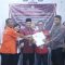 Foto : Ketua KPU Tapteng, Wahid Pasaribu yang didampingi Komisioner lainnya, Helman Tambunan, Putra Hutagalung, Fahri Zulamin Rambe menerima dokumen persyaratan Balon Bupati dan Wakil Bupati Tapteng Masinton - Mahmud.