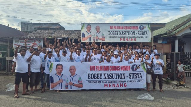 Foto : Ketua TKD Tapanuli Tengah bersama Organisasi HBB deklarasi pemenangan Bobby-Surya.