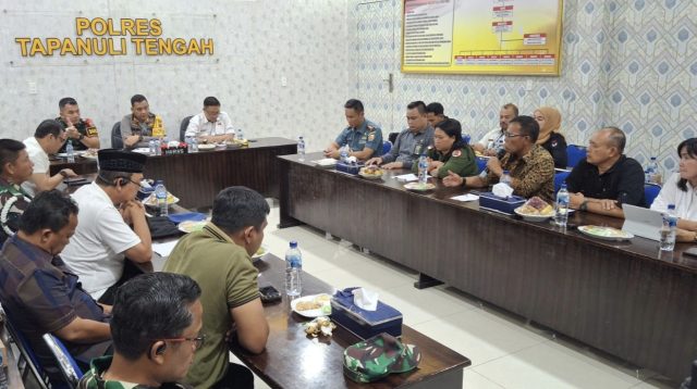 Foto : Rapat konsultasi bersama Forkopimda dan juga kedua paslon menyikapi insiden yang terjadi pada Selasa 19 November 2024