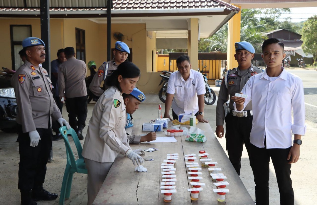 Cegah Penyalahgunaan Narkoba, Seluruh Personel Polres Tapteng Jalani Tes Urine Mendadak